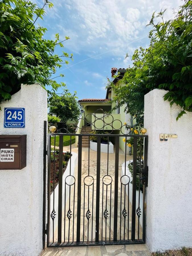 Pomerino Apartmans Экстерьер фото